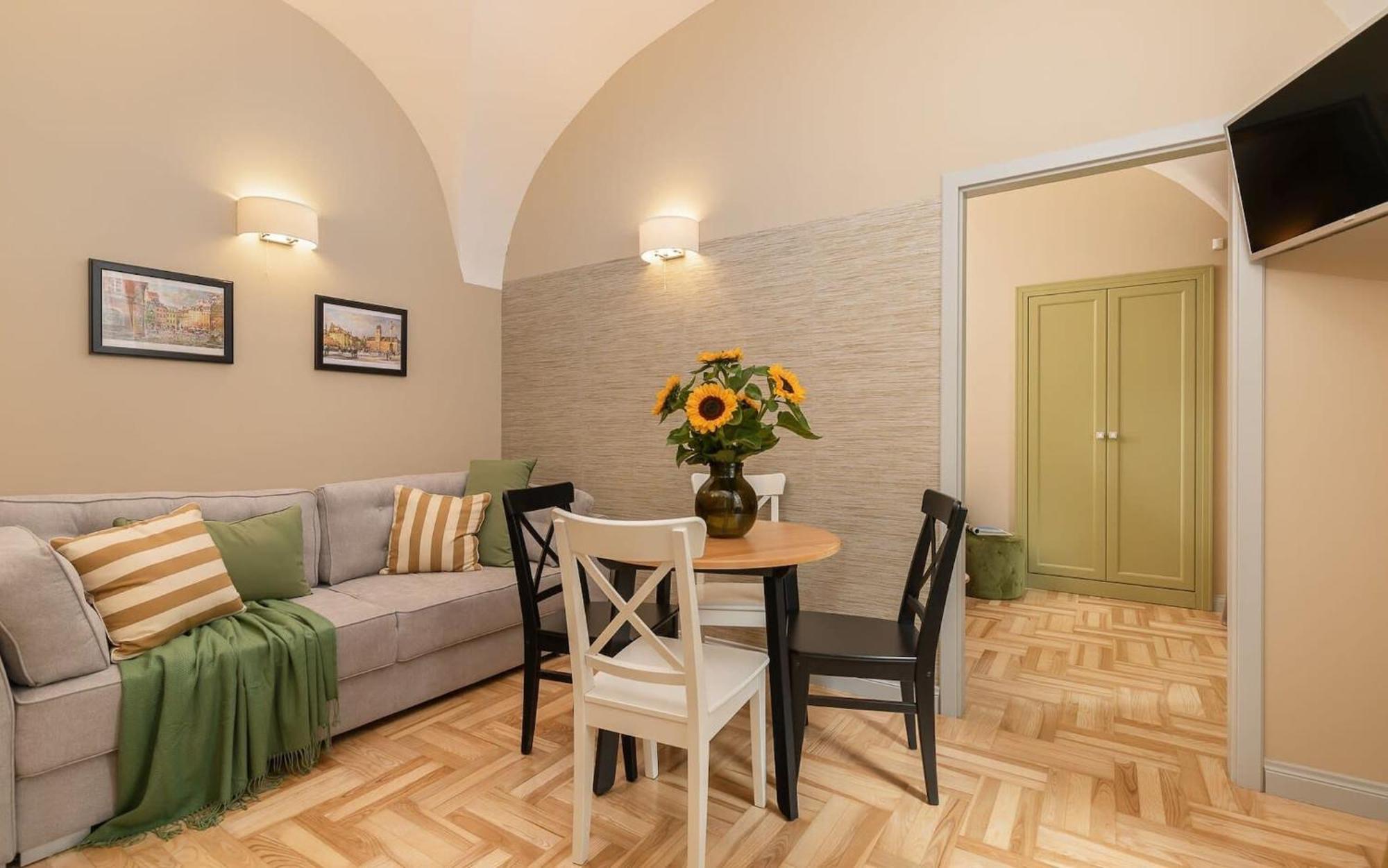 Rent Like Home - Krakowskie Przedmiescie 12 Varşovia Exterior foto